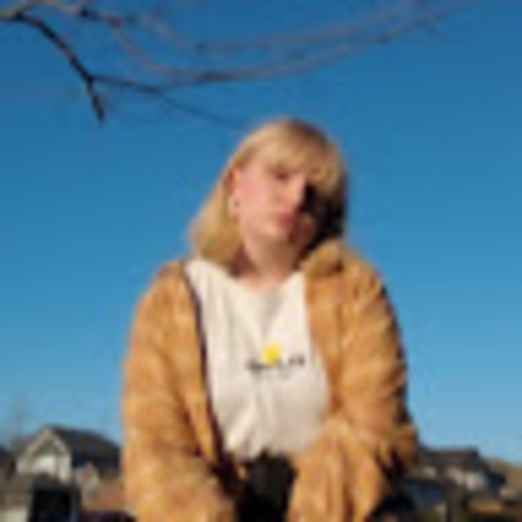 Meet your Posher, Emma - Picture 1 of 1